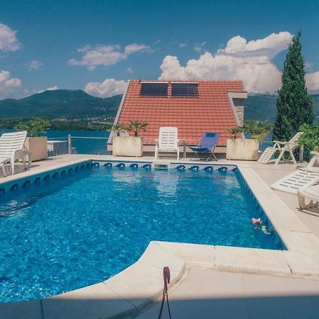 Villa Τίβατ Εξωτερικό φωτογραφία