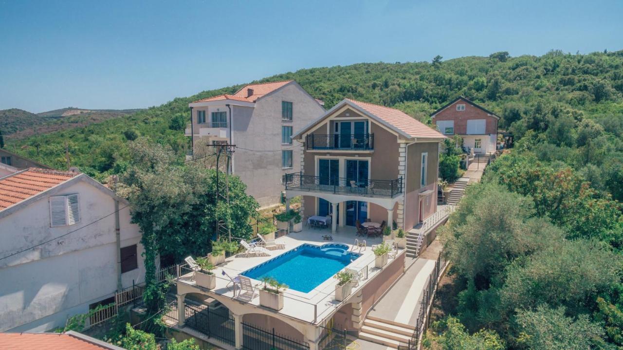 Villa Τίβατ Εξωτερικό φωτογραφία